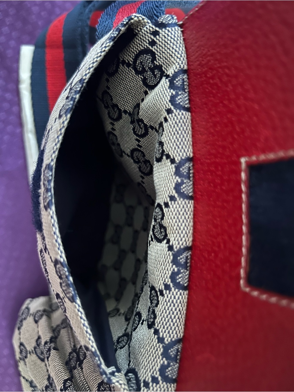 Authentic Gucci Navy Belt Bag with Red Leather Trim - Picture 9 of 11